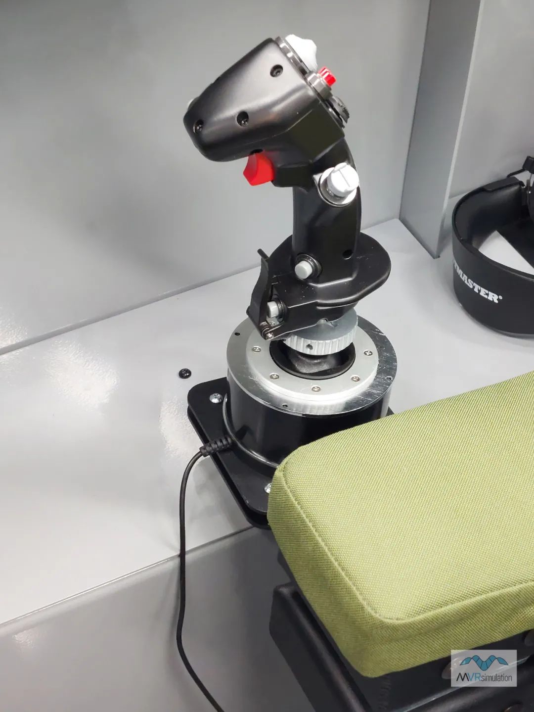 MVRsimulation將Varjo XR-3頭顯到集成到飛行任務(wù)訓(xùn)練器-7857