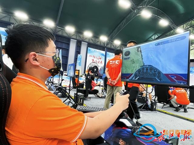 全國青少年模擬飛行錦標賽在漢開賽-976