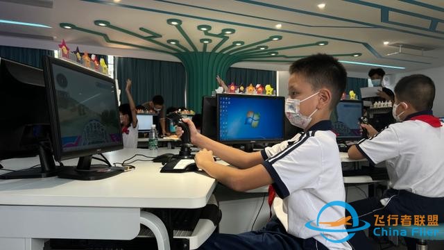 全國青少年模擬飛行競技，他們代表廣東“起飛”-8407