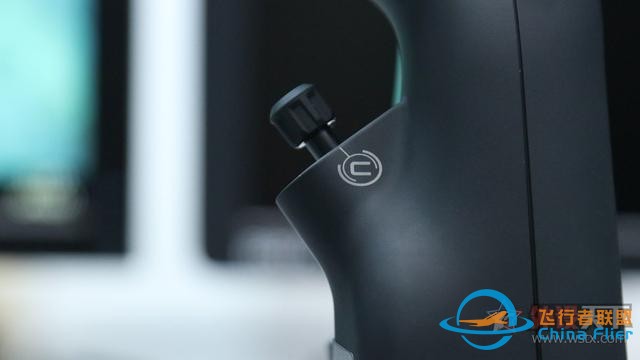 想開飛機嗎？羅技這款飛行模擬搖桿讓你在家就當飛行員-7944