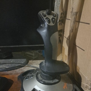 萊仕達飛行搖桿評測文章