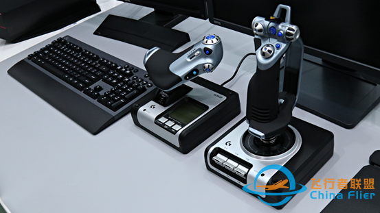 羅技 G X52/X52 PRO/X56 模擬飛行搖桿評測：克敵機先-3311