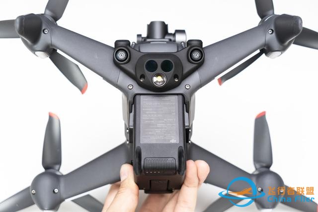 零基礎也能玩的穿越機？大疆DJI FPV Combo穿越機開箱試飛-6851