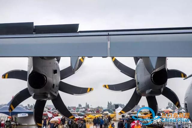 與空中加油飛機A400M近距離接觸-653