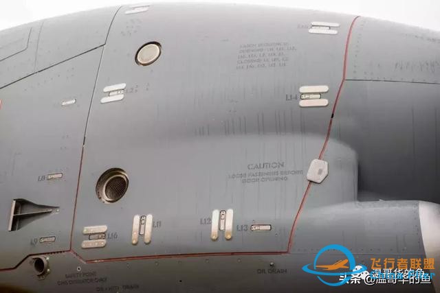 與空中加油飛機A400M近距離接觸-5754