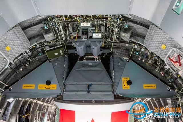 與空中加油飛機A400M近距離接觸-3373