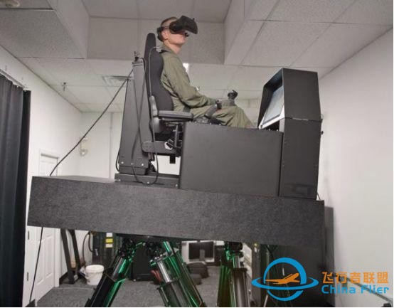 低成本飛行模擬器什么樣？VR/MR飛行訓練模擬器已被軍方投入使用-9190