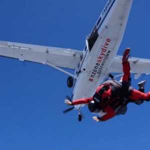 航空遇難死亡率100%，為什么不給乘客自主選擇跳傘逃生的機會？