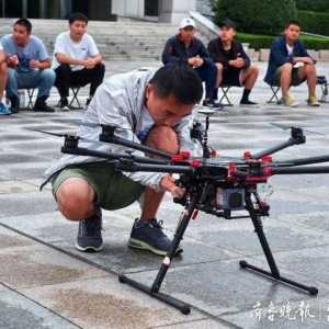 報名參軍大學畢業生入役前苦練無人機技術，培養未來必備技能