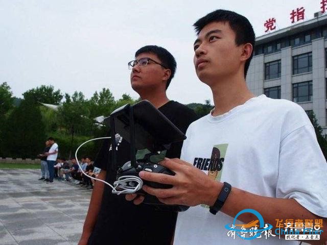 報名參軍大學畢業生入役前苦練無人機技術，培養未來必備技能-1993
