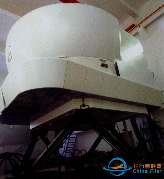 中國(guó)空軍的飛行模擬訓(xùn)練器-3958