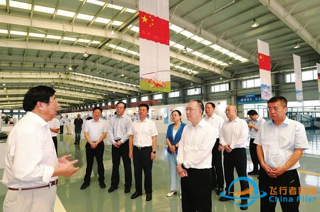 金湘軍在大同市調(diào)研通用航空產(chǎn)業(yè)發(fā)展工作-8378