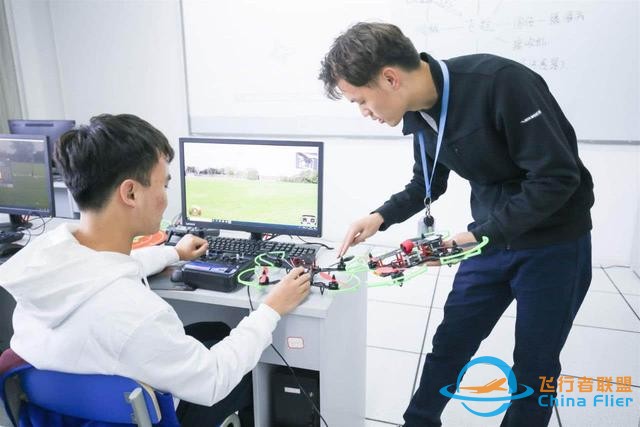 深度解讀：天府通航飛行技術系為啥這么牛？王牌專業考上你就賺了-6737