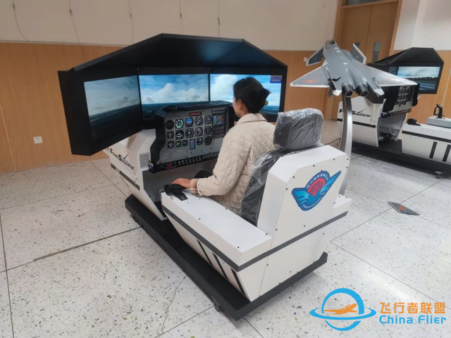 未來之鷹航空向魯西航空和雛鷹啟航飛行交付設備-1679