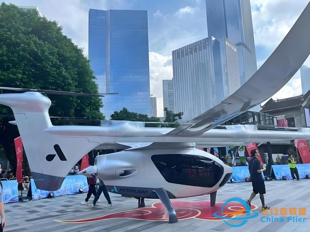 全面解讀低空經濟，2025年預計1.5萬，對普通人有哪些新機遇？-8478